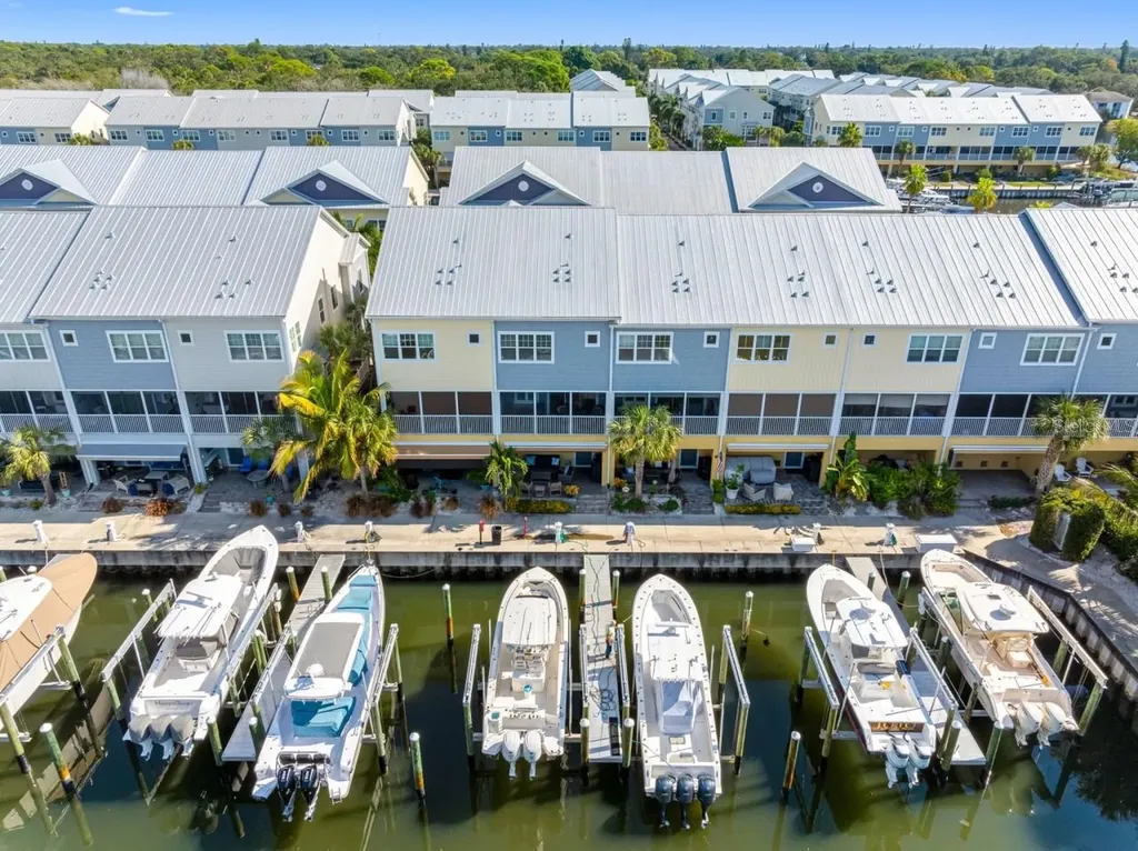6057 Moorings Drive S St Petersburg FL 33712