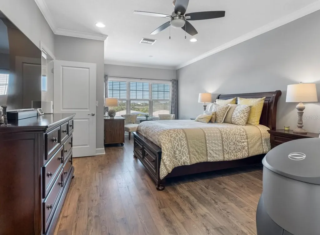 6057 Moorings Drive S St Petersburg FL 33712