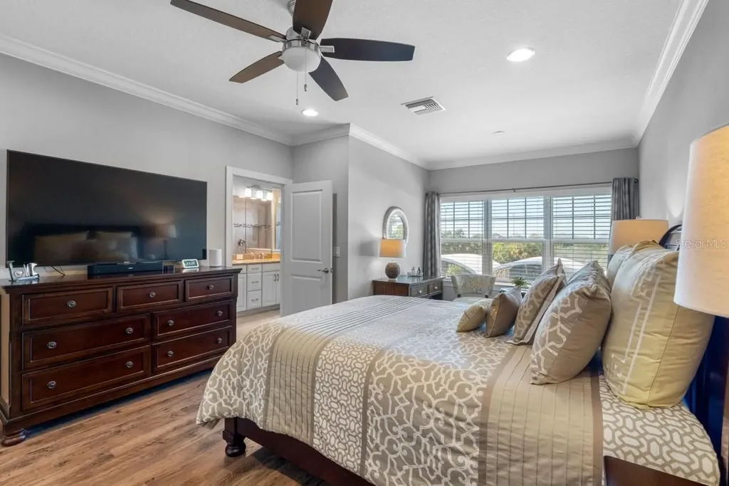 6057 Moorings Drive S St Petersburg FL 33712