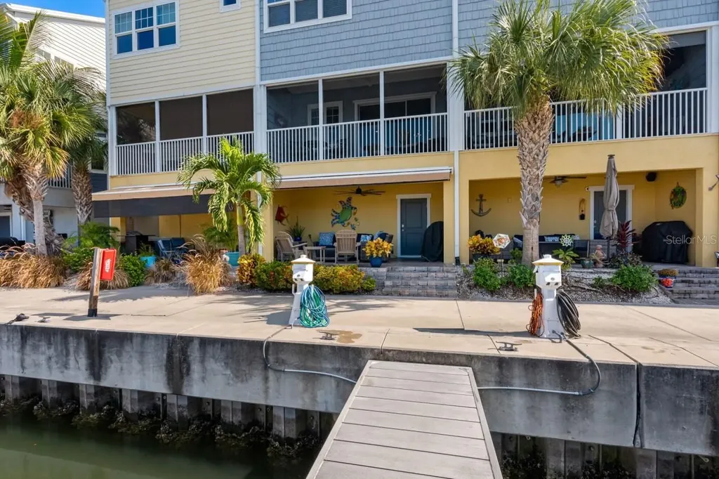 6057 Moorings Drive S St Petersburg FL 33712