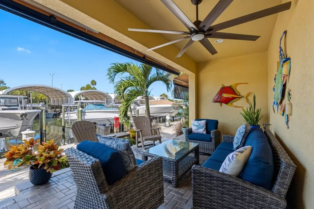 6057 Moorings Drive S St Petersburg FL 33712