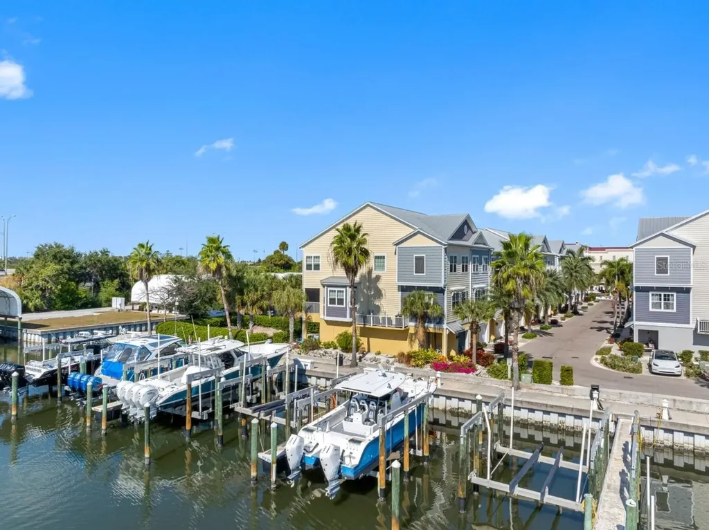 6057 Moorings Drive S St Petersburg FL 33712