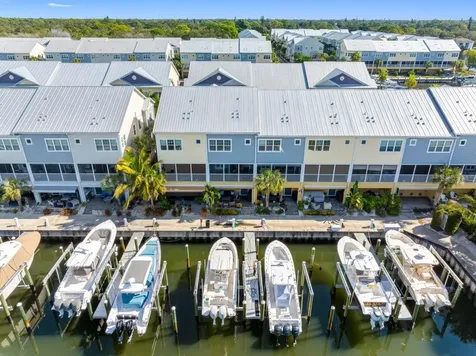 6057 Moorings Drive S St Petersburg FL 33712