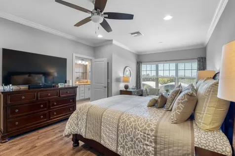 6057 Moorings Drive S St Petersburg FL 33712