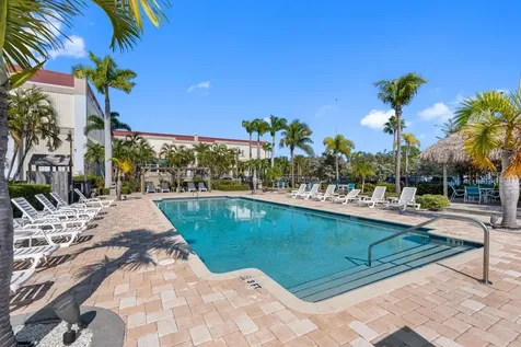 6057 Moorings Drive S St Petersburg FL 33712