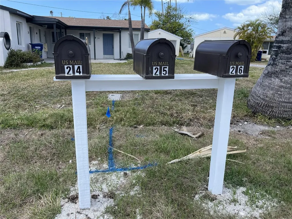 25 Lynn Way Madeira Beach FL 33708