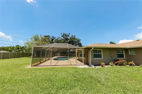 5211 24th Avenue Drive W Bradenton FL 34209