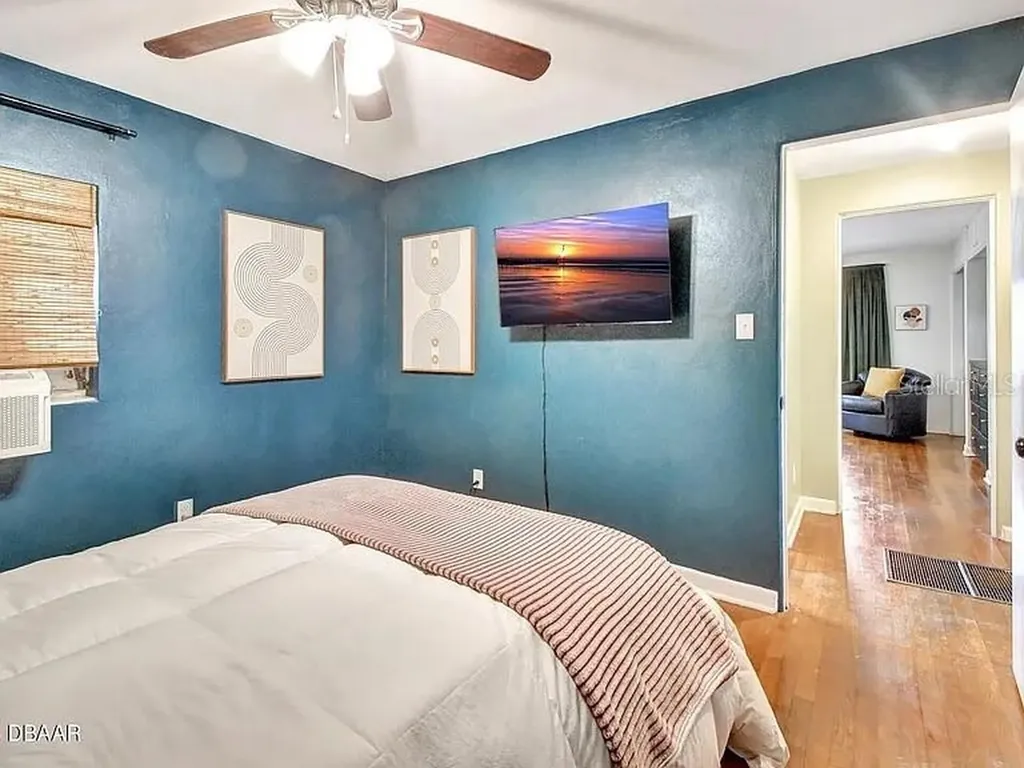 311 N Blue Lake Terrace Deland FL 32724