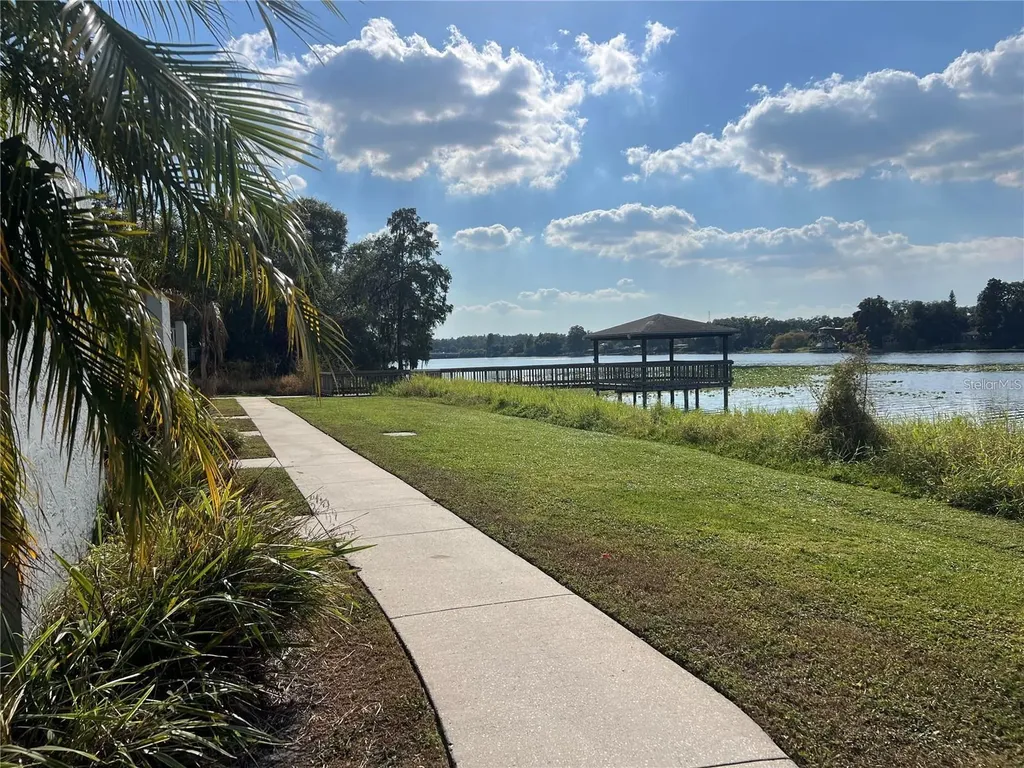 4141 Dolphin Drive Tampa FL 33617
