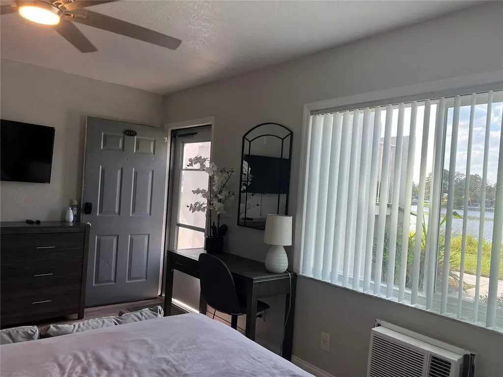 4141 Dolphin Drive Tampa FL 33617