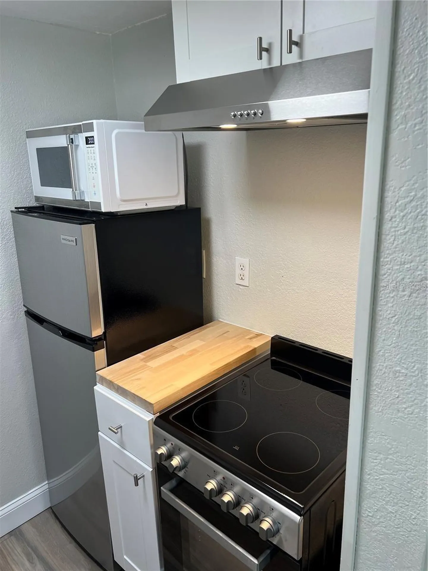 4141 Dolphin Drive Tampa FL 33617