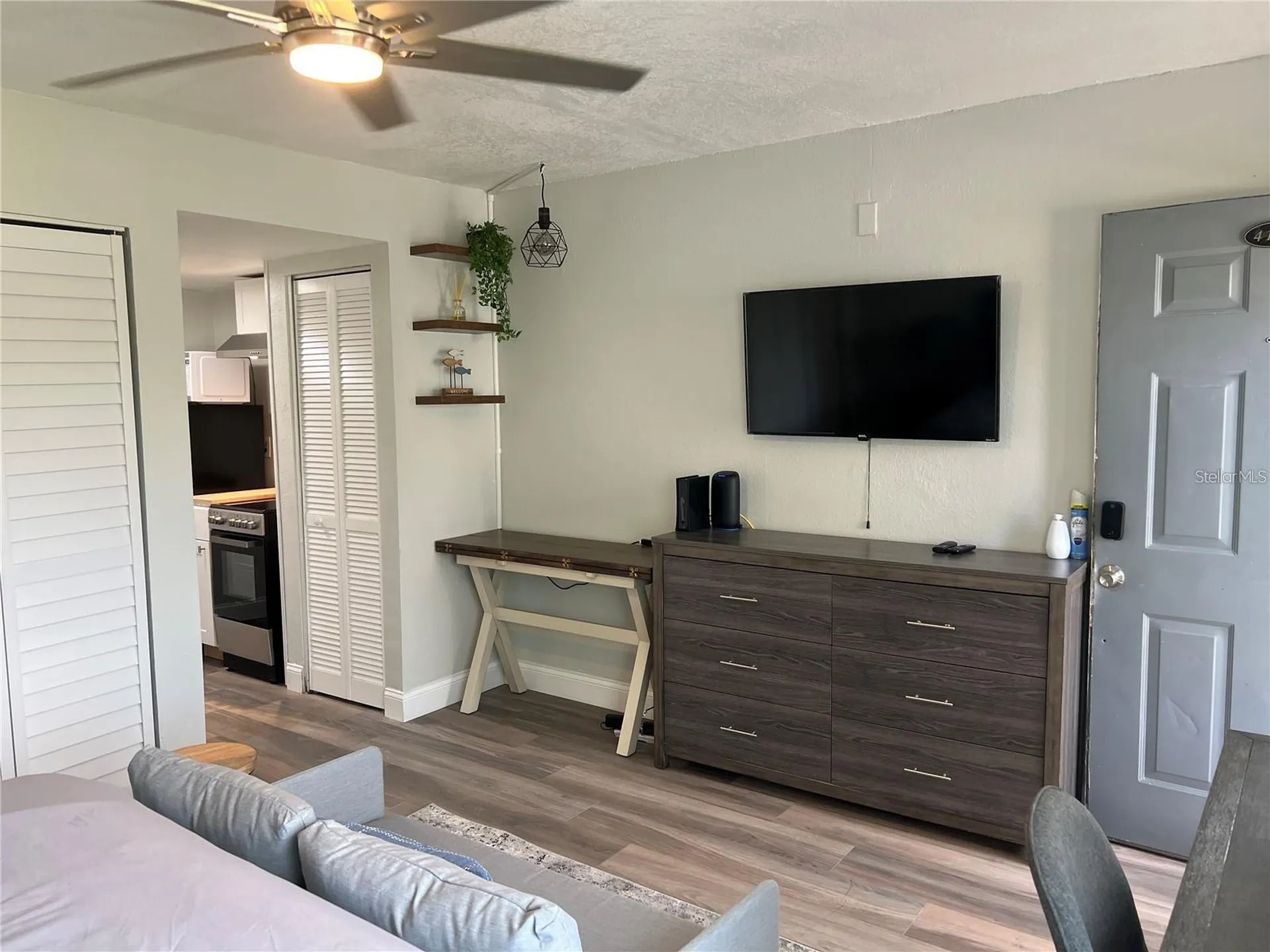 4141 Dolphin Drive Tampa FL 33617