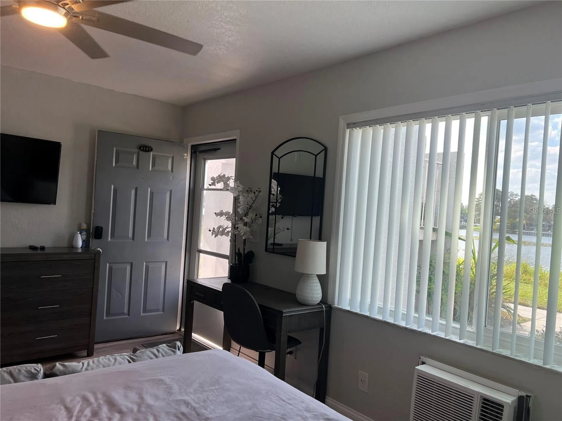 4141 Dolphin Drive Tampa FL 33617