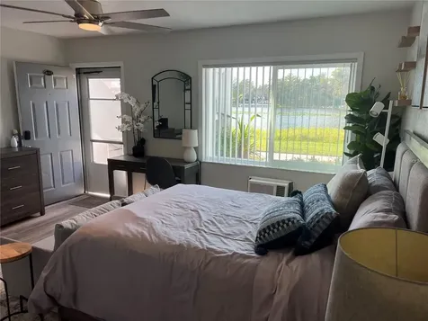 4141 Dolphin Drive Tampa FL 33617