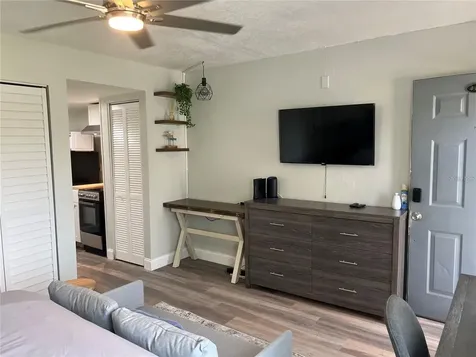 4141 Dolphin Drive Tampa FL 33617
