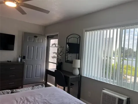 4141 Dolphin Drive Tampa FL 33617