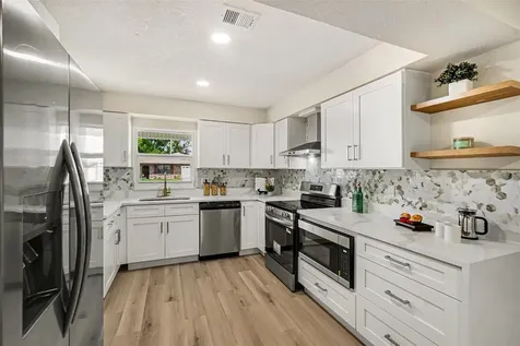 707 Queens Court Seffner FL 33584