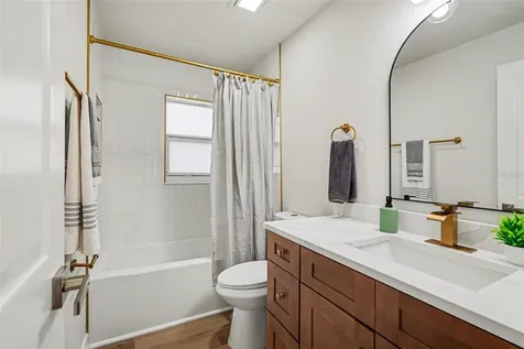 707 Queens Court Seffner FL 33584