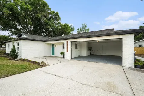 707 Queens Court Seffner FL 33584