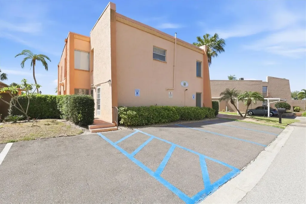 225 Country Club Drive Largo FL 33771