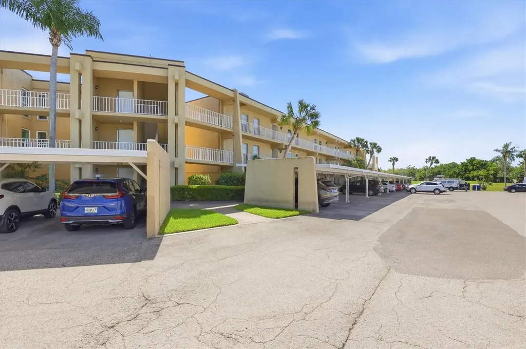 225 Country Club Drive Largo FL 33771