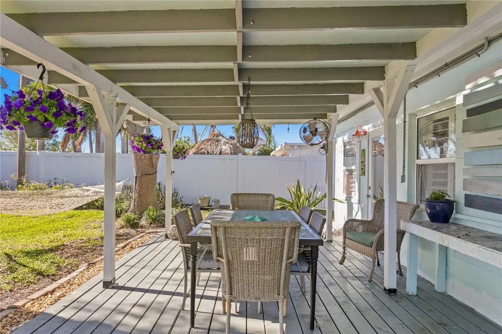 6931 Grande Vista Way S St Petersburg FL 33707