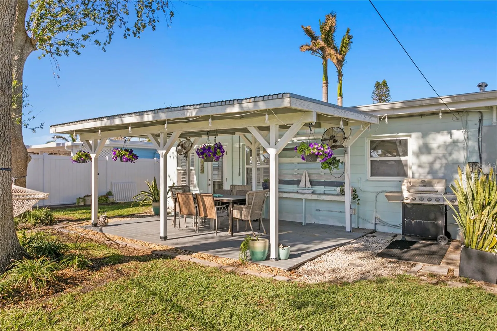 6931 Grande Vista Way S St Petersburg FL 33707
