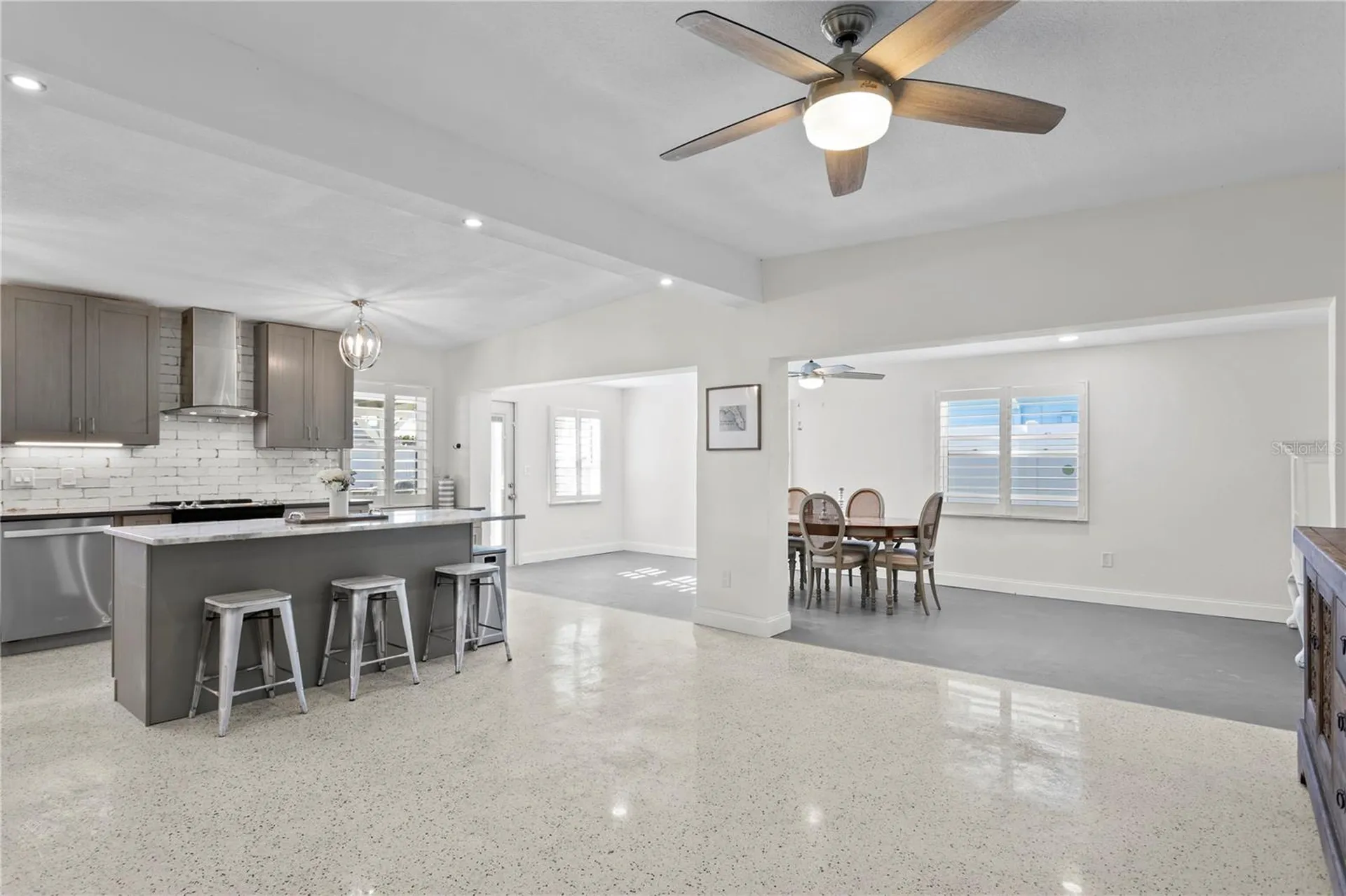 6931 Grande Vista Way S St Petersburg FL 33707