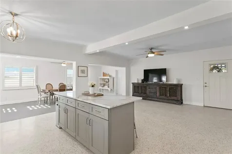 6931 Grande Vista Way S St Petersburg FL 33707