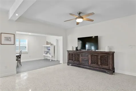 6931 Grande Vista Way S St Petersburg FL 33707