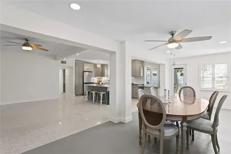 6931 Grande Vista Way S St Petersburg FL 33707