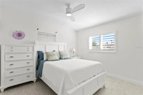6931 Grande Vista Way S St Petersburg FL 33707