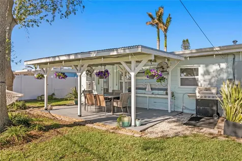 6931 Grande Vista Way S St Petersburg FL 33707