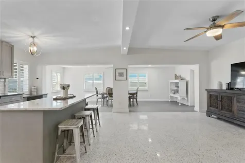 6931 Grande Vista Way S St Petersburg FL 33707