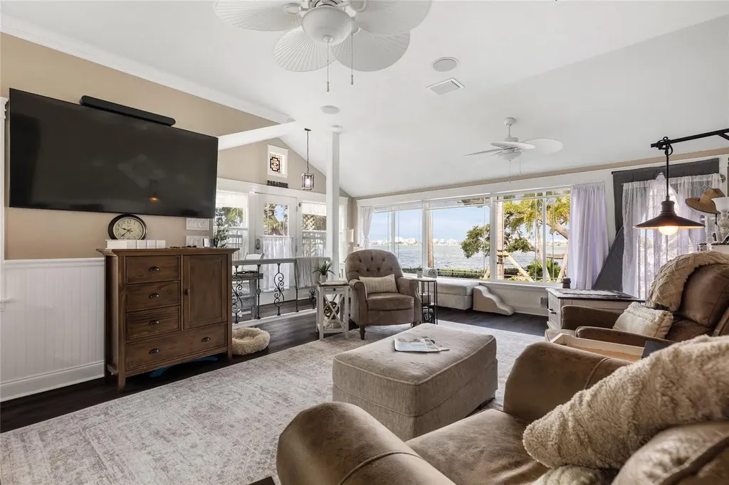 202 Fairmont Street Clearwater FL 33755