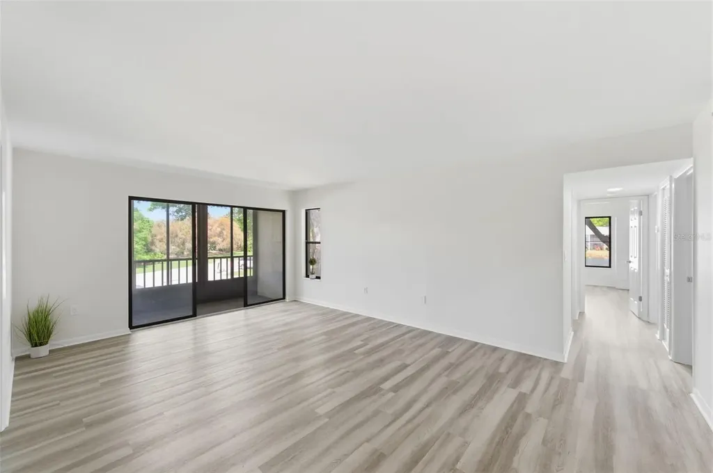 1135 Pine Ridge Circle W Tarpon Springs FL 34688