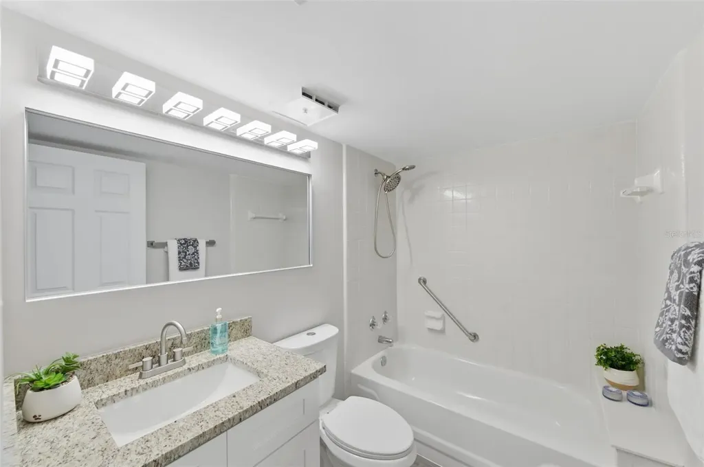 1135 Pine Ridge Circle W Tarpon Springs FL 34688