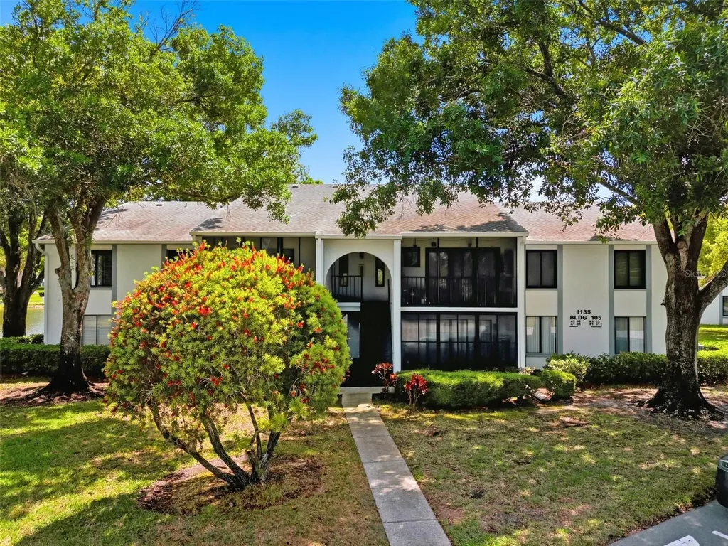 1135 Pine Ridge Circle W Tarpon Springs FL 34688