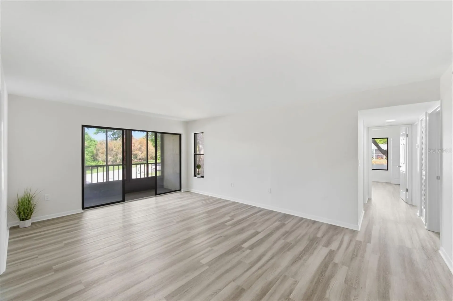 1135 Pine Ridge Circle W Tarpon Springs FL 34688