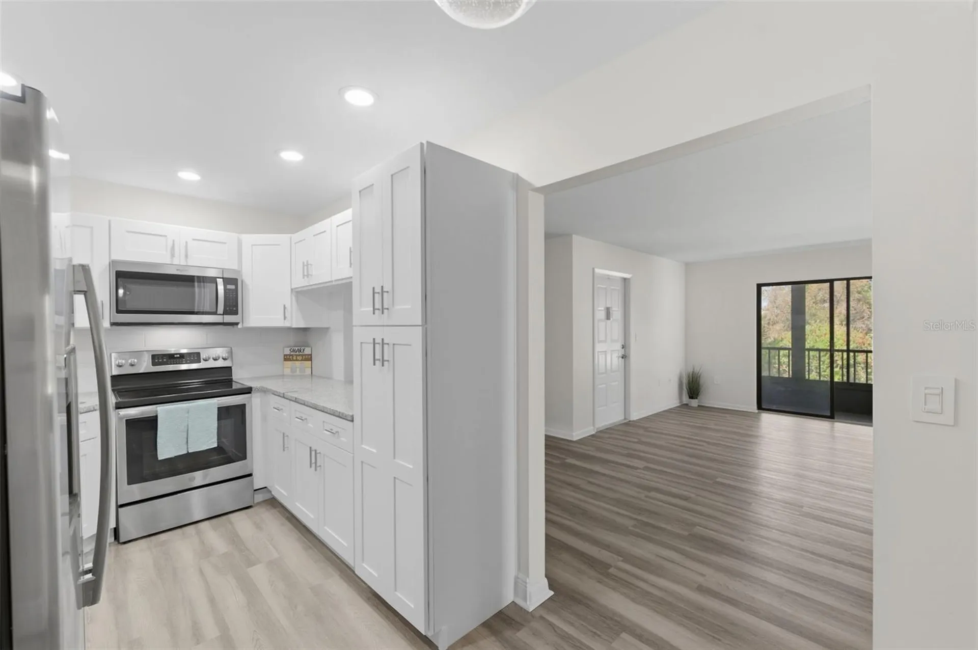 1135 Pine Ridge Circle W Tarpon Springs FL 34688