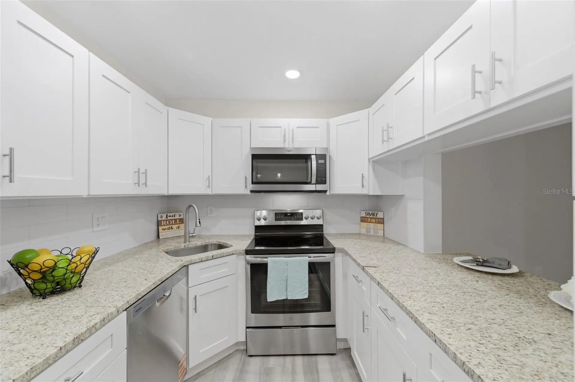 1135 Pine Ridge Circle W Tarpon Springs FL 34688