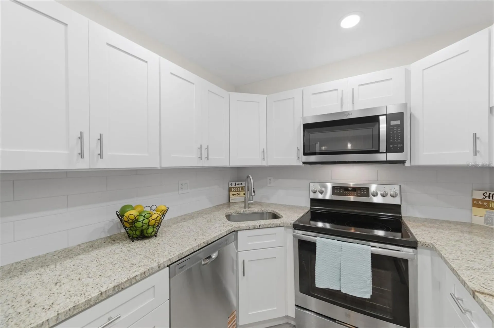 1135 Pine Ridge Circle W Tarpon Springs FL 34688
