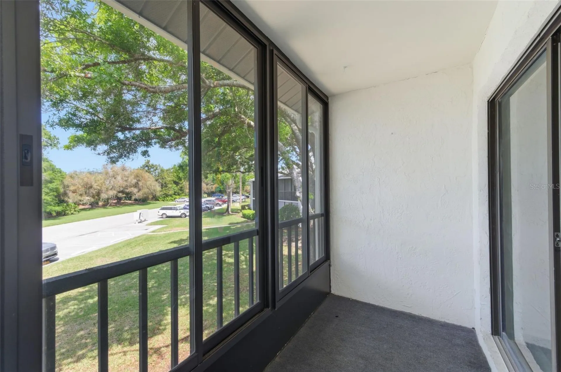 1135 Pine Ridge Circle W Tarpon Springs FL 34688