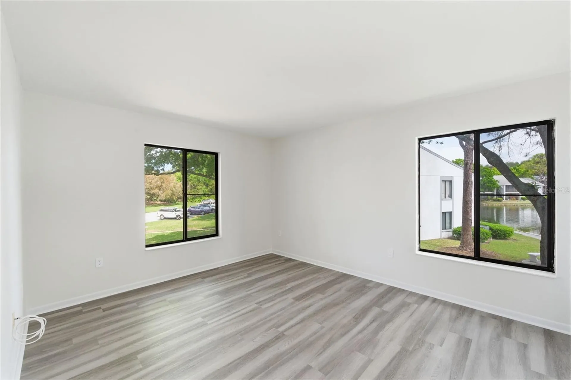 1135 Pine Ridge Circle W Tarpon Springs FL 34688