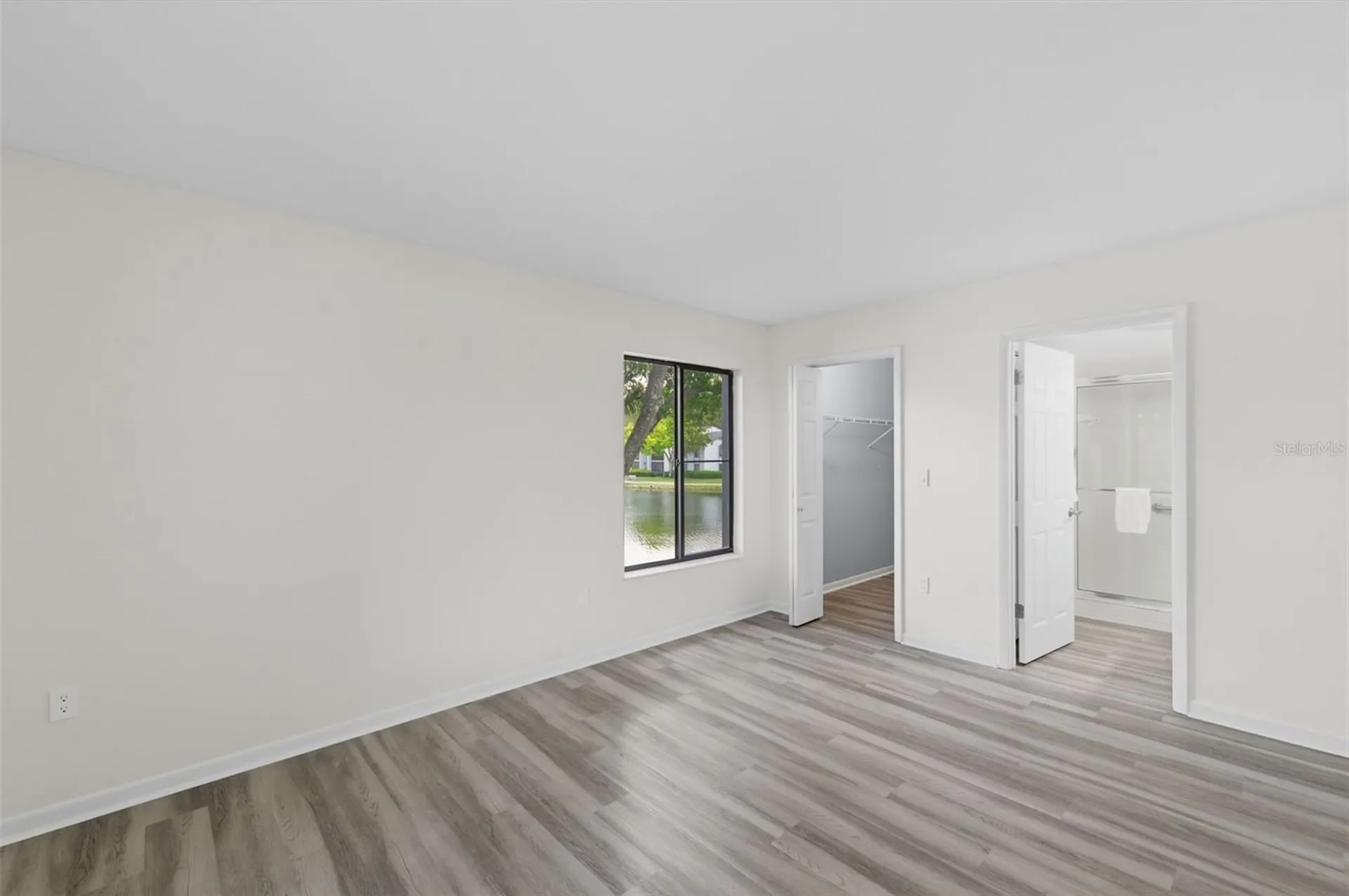 1135 Pine Ridge Circle W Tarpon Springs FL 34688