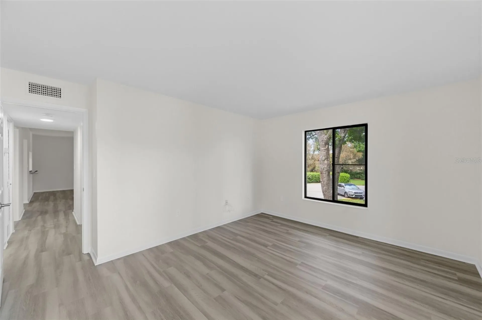 1135 Pine Ridge Circle W Tarpon Springs FL 34688