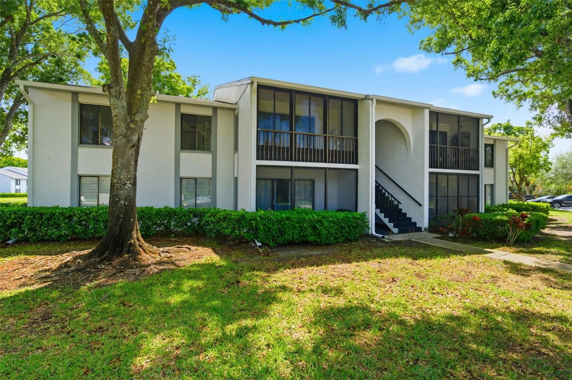 1135 Pine Ridge Circle W Tarpon Springs FL 34688