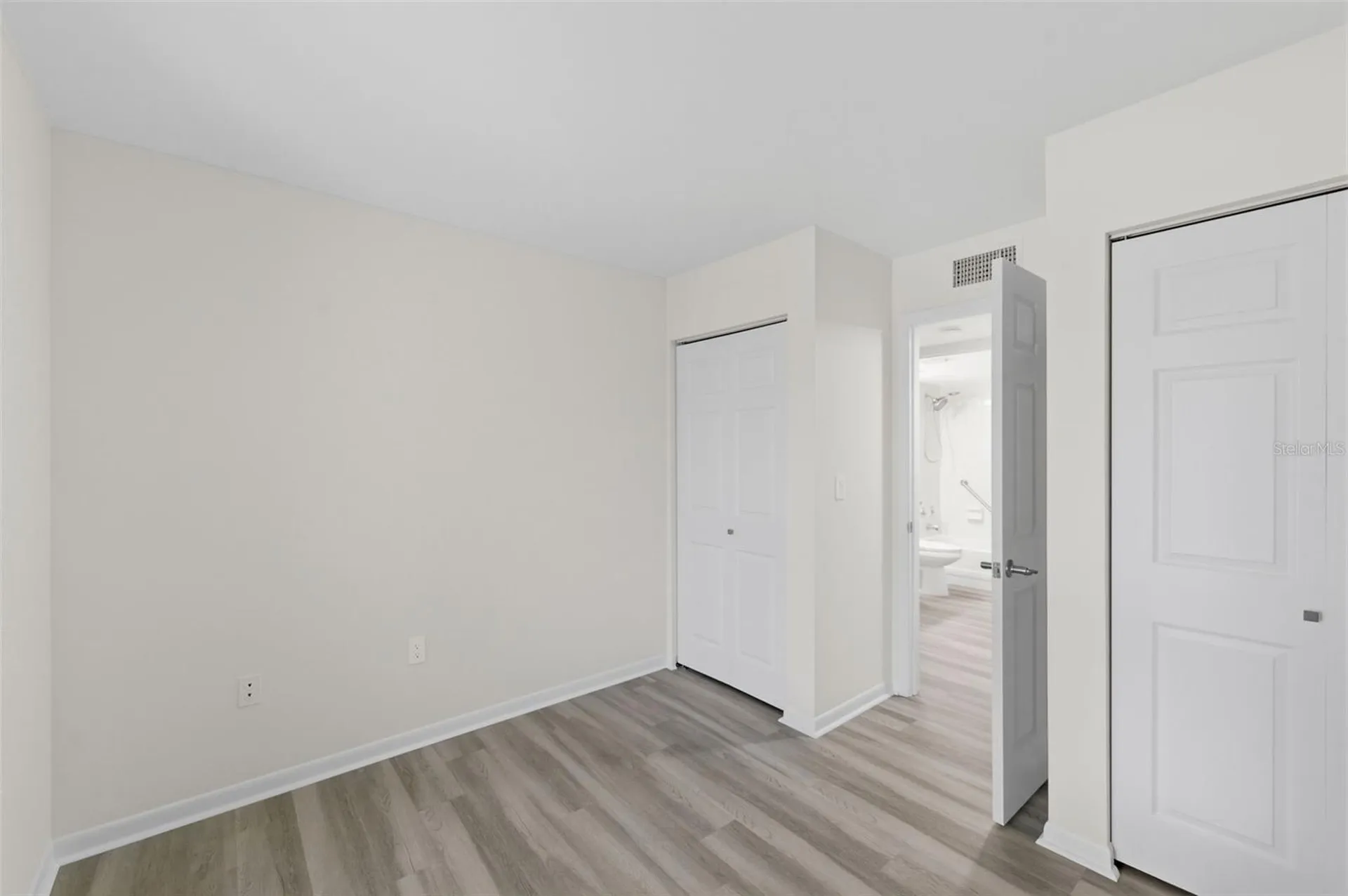 1135 Pine Ridge Circle W Tarpon Springs FL 34688