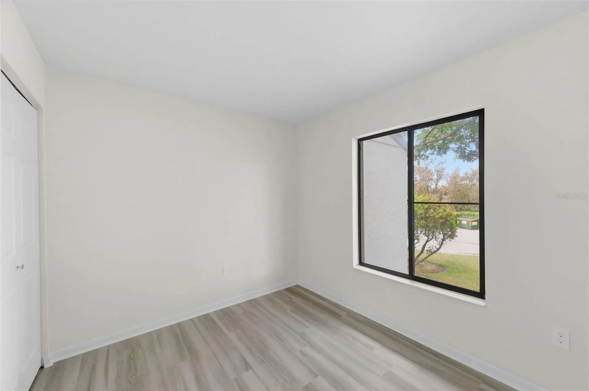 1135 Pine Ridge Circle W Tarpon Springs FL 34688