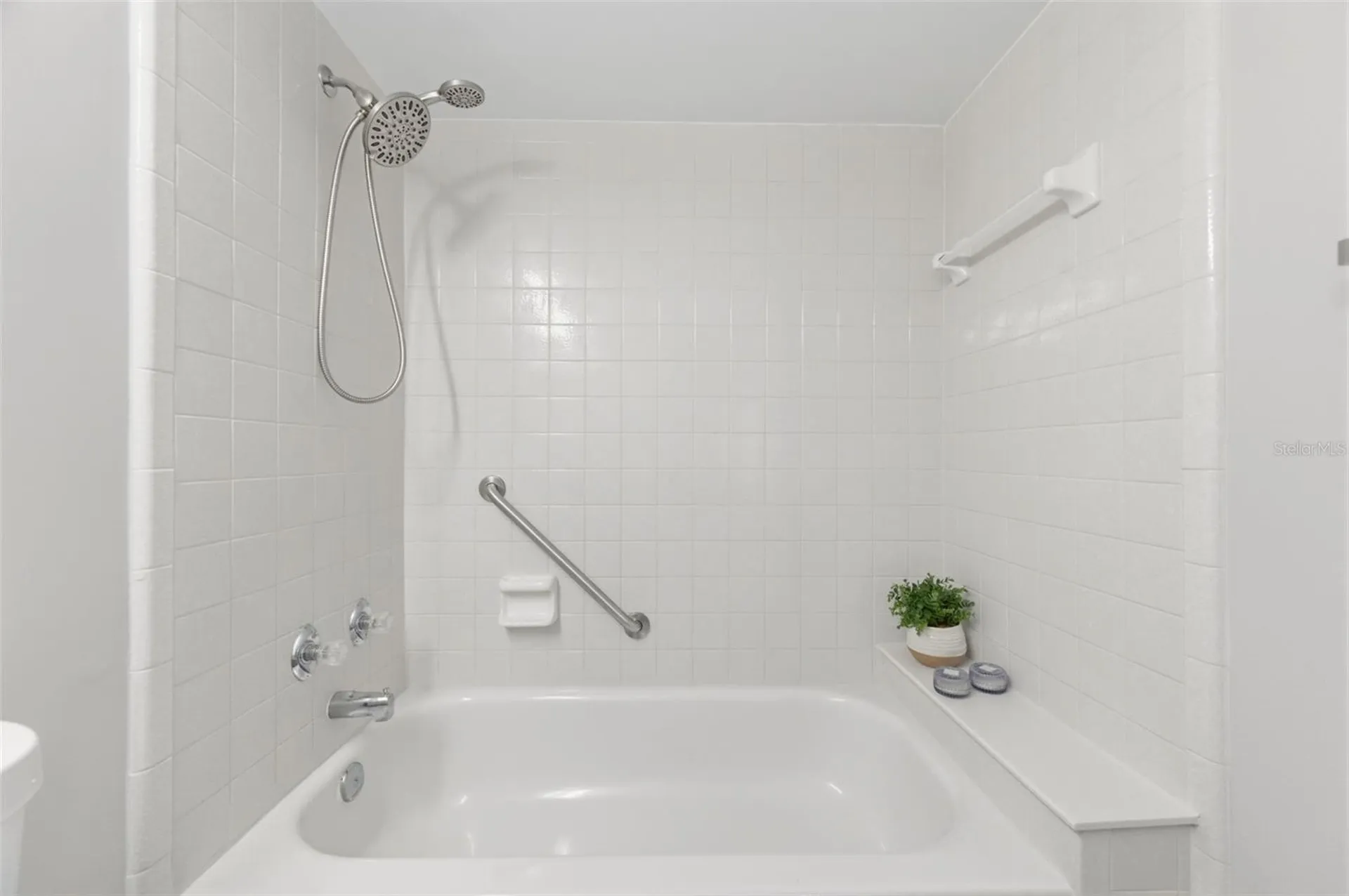 1135 Pine Ridge Circle W Tarpon Springs FL 34688